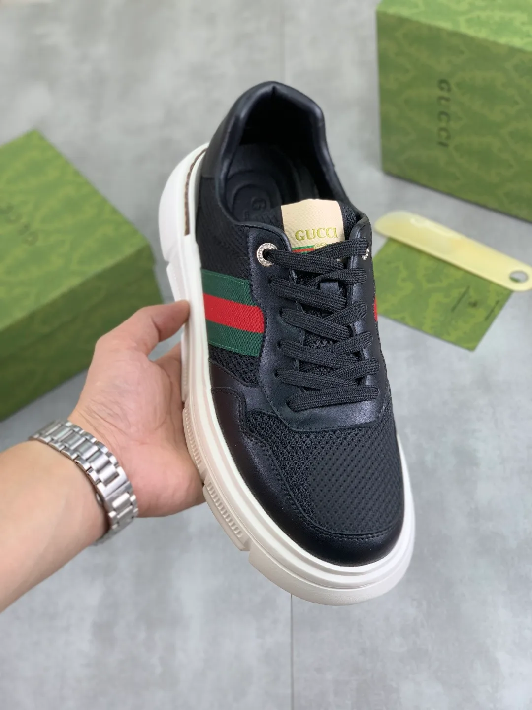 Men's shoes 💰P400💰[New style]🆘 The latest model from Gucci GUCCI official website🎁Classic casual and fashionable men's shoes👟Best model💥The style is simple and elegant, exclusive for trendy men. Unique official website latest brand elements👑Gucci original decoration, fashionable and generous, original soft calfskin fabric➕Comfortable soft first-layer pigskin lining ✅The official website specifies wear-resistant casual outsole, the classic model is photographed in real life🎬Color: 2️⃣colors available😍Number of codes: 38-44